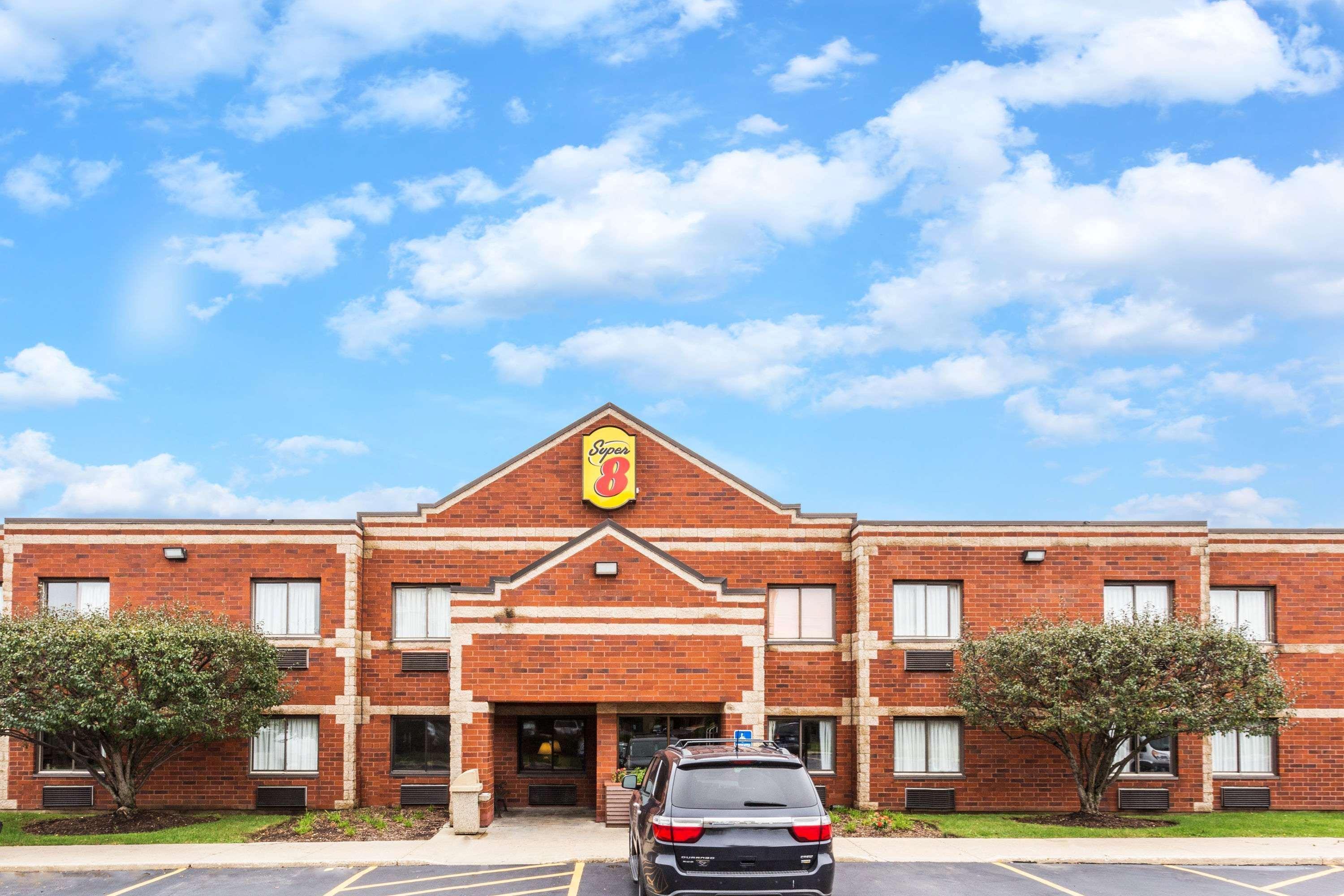 Super 8 By Wyndham Elgin Hotel Luaran gambar