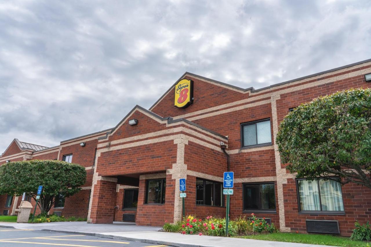 Super 8 By Wyndham Elgin Hotel Luaran gambar